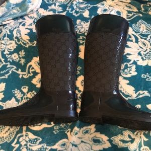 Gucci rain boots size 7